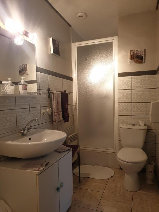 Les Garennes Bed & Breakfast Favieres  Exterior photo